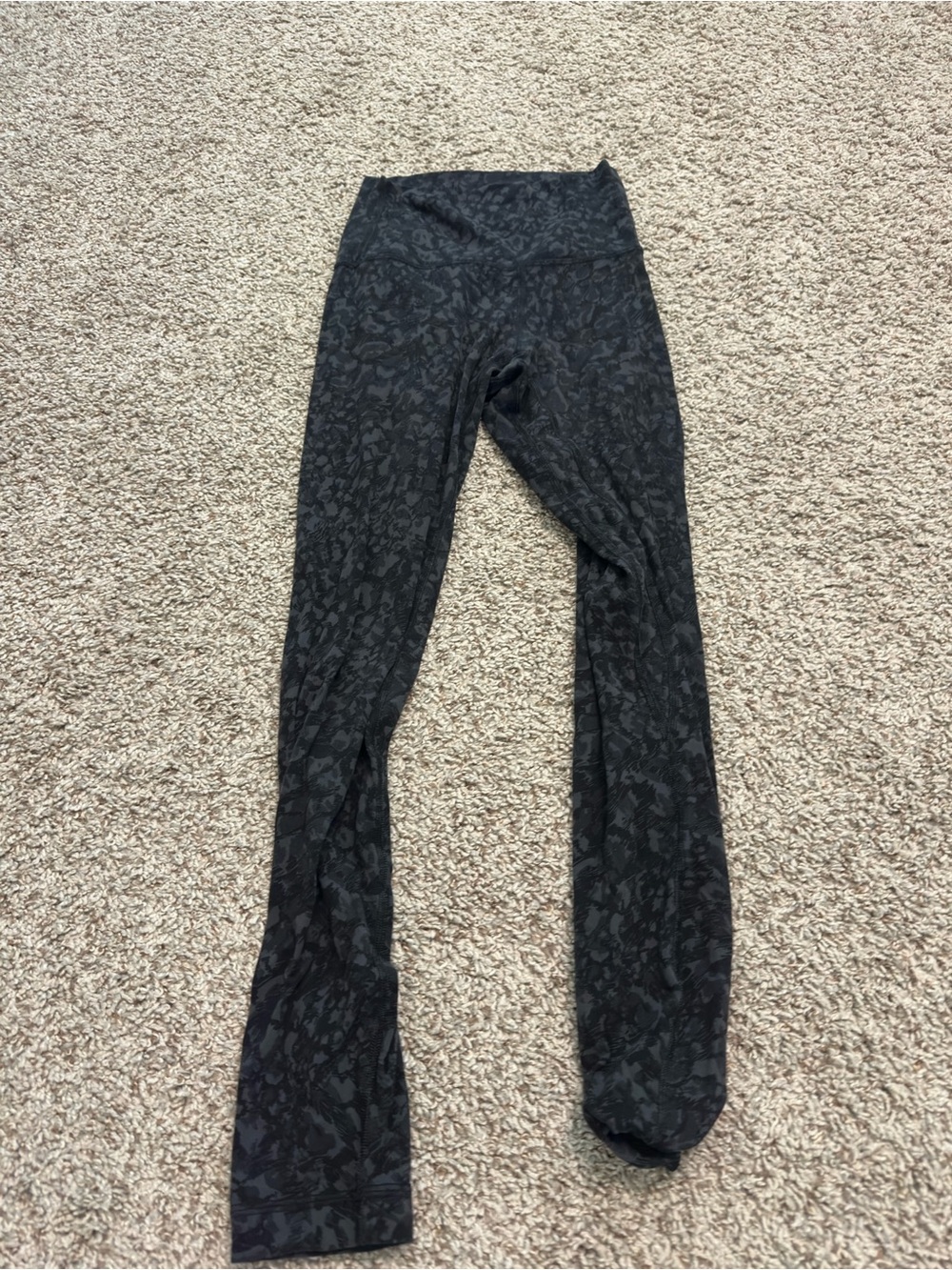 High-Waist Black Patterned Leggings